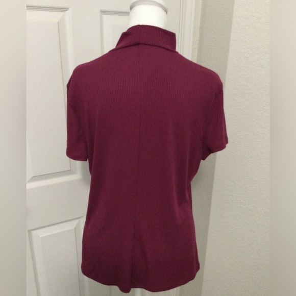 Express Ribbed Mock Neck Short Sleeve Tee Magenta Size L - Picture 4 of 10